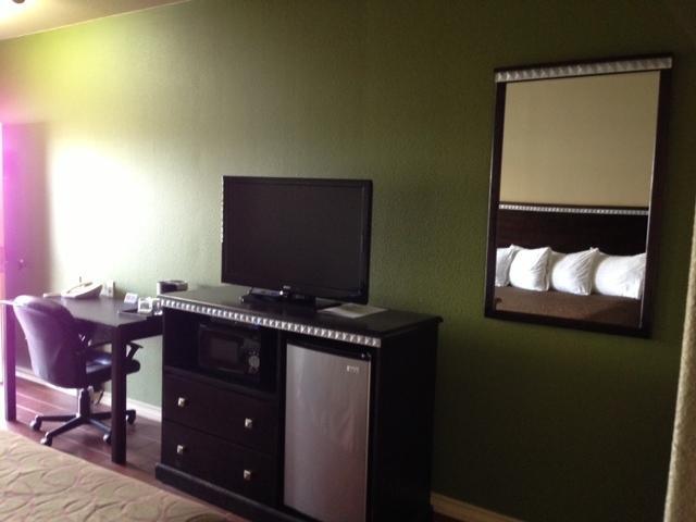 Studio Inn & Suites Kitchenettes Jourdanton Room photo